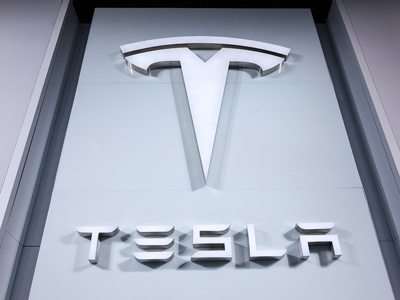 Tesla отчиталась о рекордных поставках электрокаров